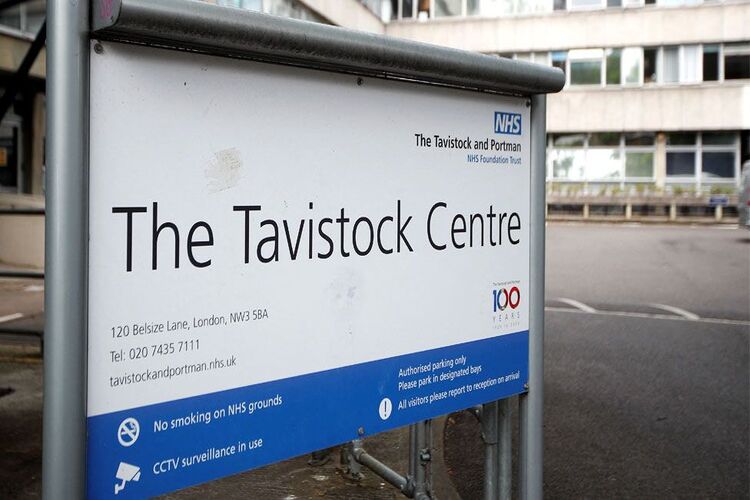 NHS ปิดคลินิกระบุเพศเด็กของ Tavistock