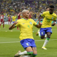 ประตูของริชาร์ลิสันช่วยให้บราซิลเอาชนะเซอร์เบีย 2-0 ในศึกฟุตบอลโลก